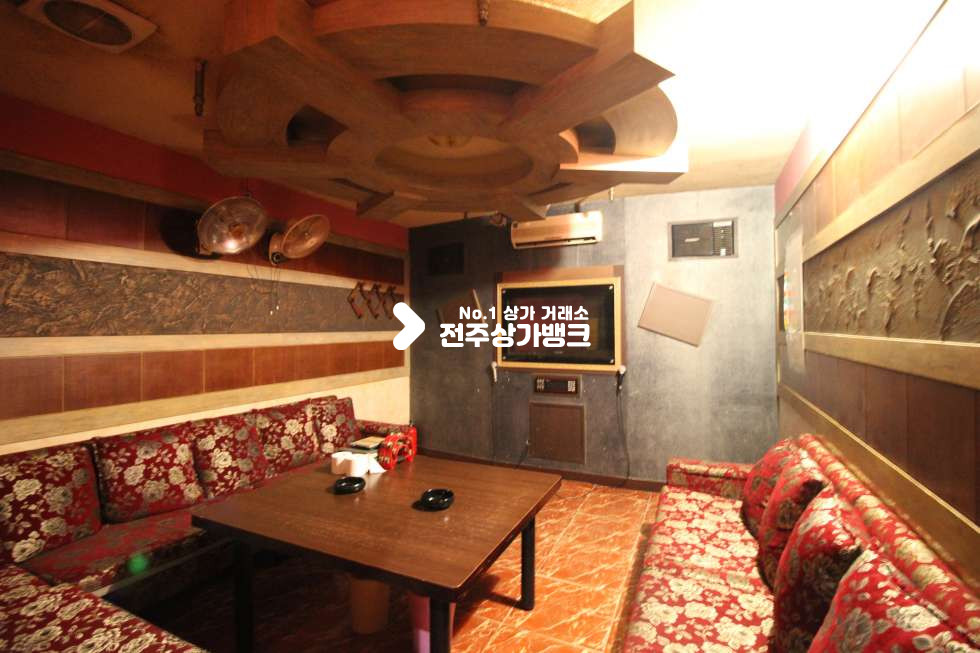 전북 전주완산구 중화산동2가 중화산동 술집 밀집 지역의 지하 노래방자리 임대 물건입니다. 월세 매물번호 10910 사진 3