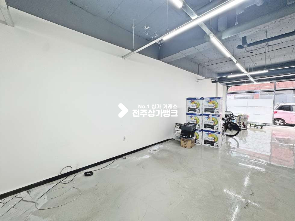 전북 전주완산구 중화산동2가 중화산동 컨디션 좋은데 가격이 싼 상가 공실이나왔습니다 일단 한번 보시죠 월세 매물번호 17235 사진 3