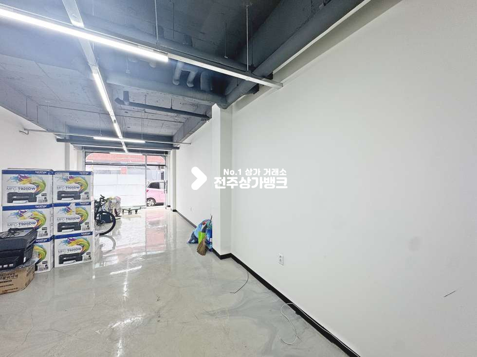 전북 전주완산구 중화산동2가 중화산동 컨디션 좋은데 가격이 싼 상가 공실이나왔습니다 일단 한번 보시죠 월세 매물번호 17235 사진 4