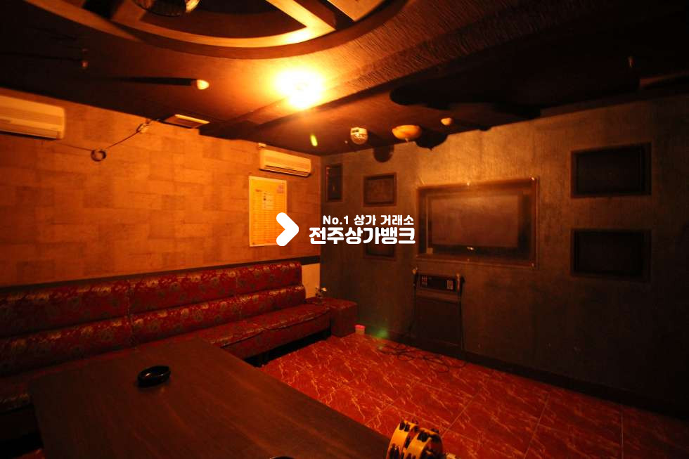 전북 전주완산구 중화산동2가 중화산동 술집 밀집 지역의 지하 노래방자리 임대 물건입니다. 월세 매물번호 10910 사진 4