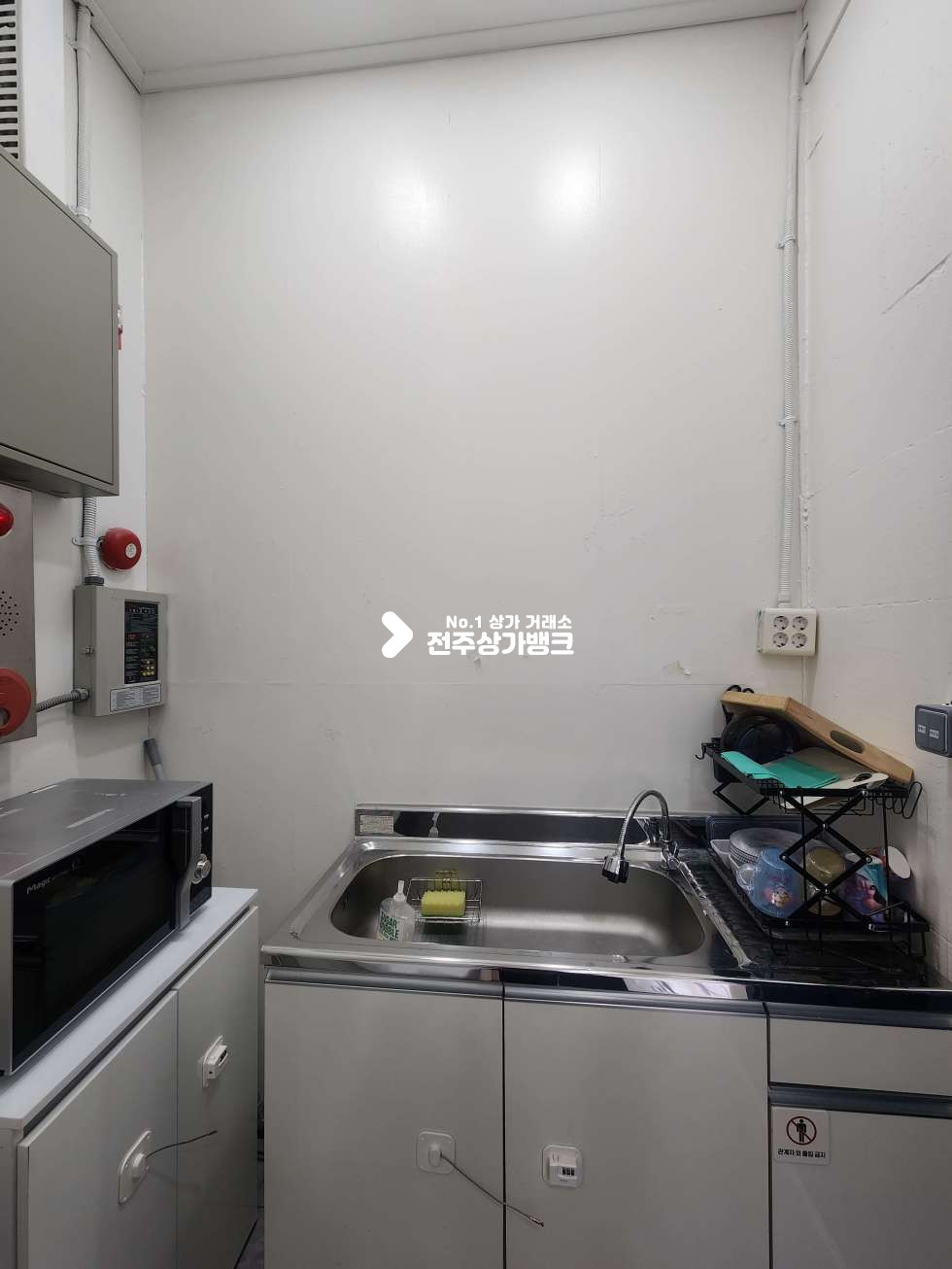전북 전주완산구 효자동3가 효자동 나마트 부근. 키즈카페용 인테리어 완비. 넓고 깔끔한 1층상가 월세 매물번호 16866 사진 7