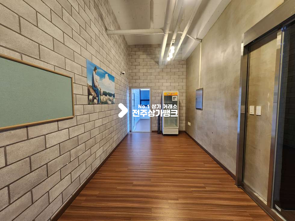 전북 전주완산구 효자동2가 신시가지. 룸 있고 깔끔한 대형 사무실상가. 테라스 있음. 구분화장실있음 월세 매물번호 16897 사진 7