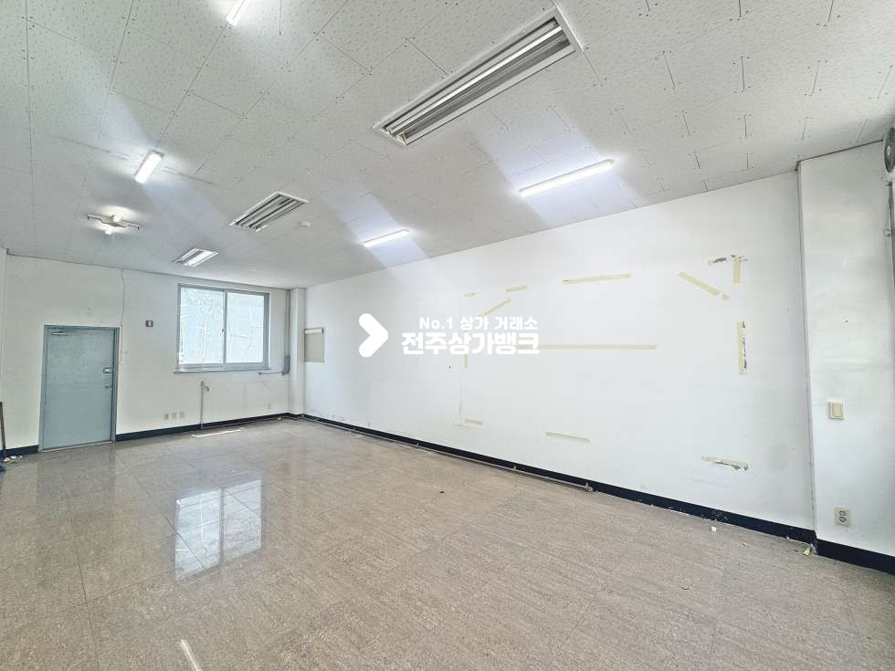전북 전주완산구 효자동2가 신시가지 초입 유동인구 많은 상가 공실나왔습니다 월세 매물번호 17238 사진 1
