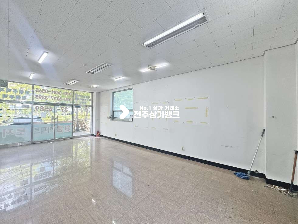 전북 전주완산구 효자동2가 신시가지 초입 유동인구 많은 상가 공실나왔습니다 월세 매물번호 17238 사진 3