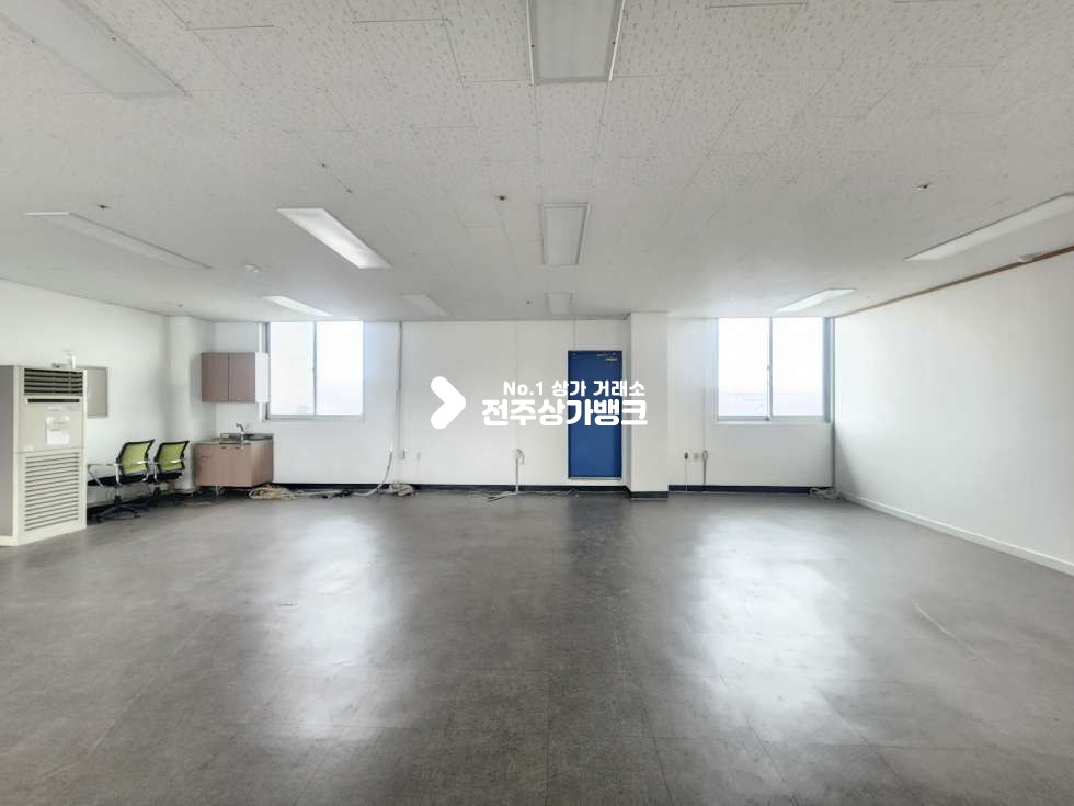 전북 전주완산구 효자동3가 전주대 부근 기본적인 인테리어 되어있는 상가공실이나왔습니다 일단 한번 보시죠 월세 매물번호 17059 사진 6