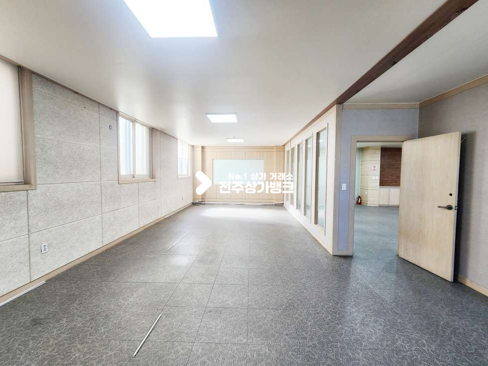전북 전주완산구 중화산동2가 백제대로변 최고의 컨디션 매물 나왔습니다 월세 매물번호 16609 사진 4