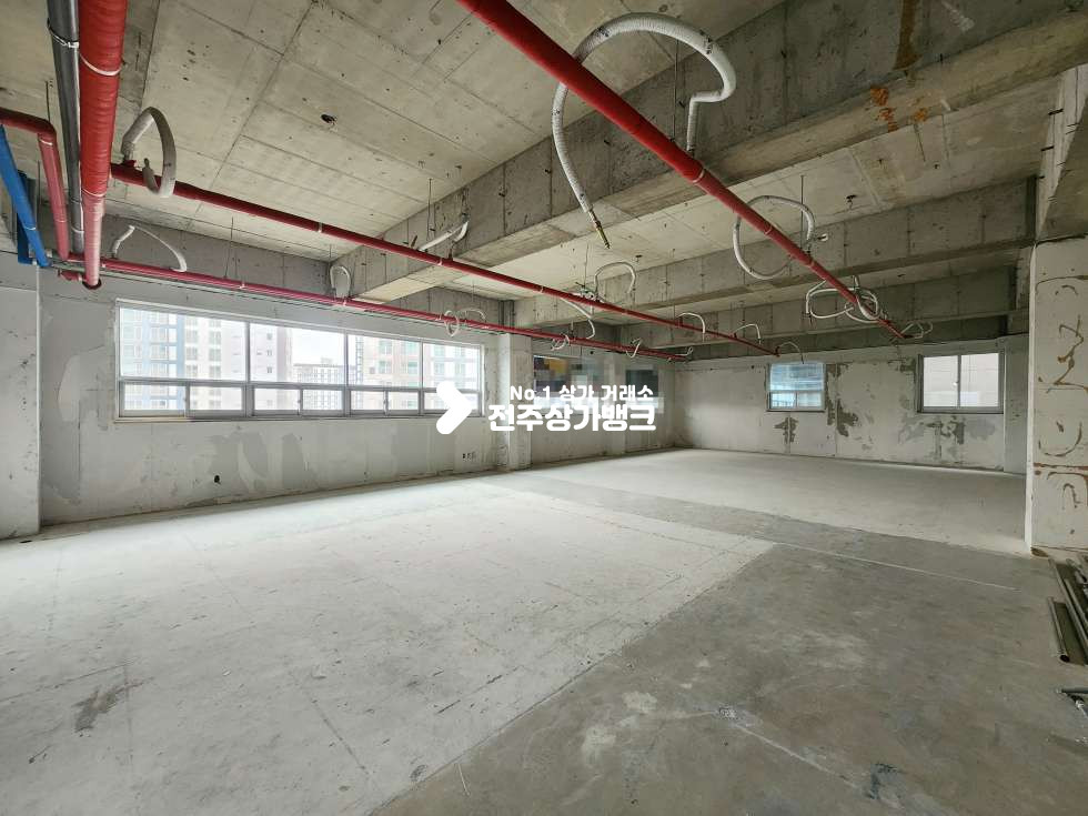 전북 전주완산구 효자동2가 효자동 새연초인근 아파트밀집지 5층상가 나왔습니다! 월세 매물번호 17004 사진 1