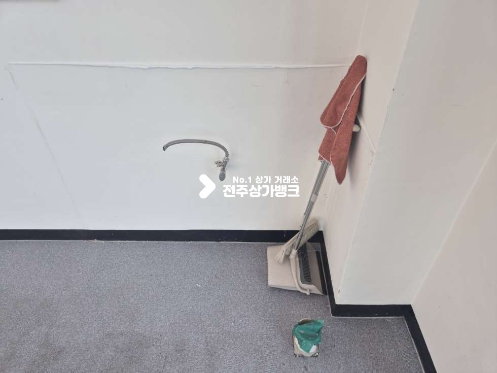 전북 전주완산구 효자동2가 ○효자동 로컬푸드인근 깔끔한 건물 2층상가. 사무실 추천○ 월세 매물번호 17250 사진 5