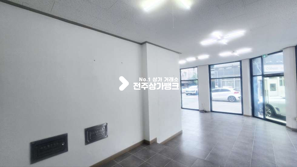 전북 전주완산구 효자동3가 효자동3가 내부깔끔 18평형 미용,1층사무실로 강력추천 월세 매물번호 17288 사진 6