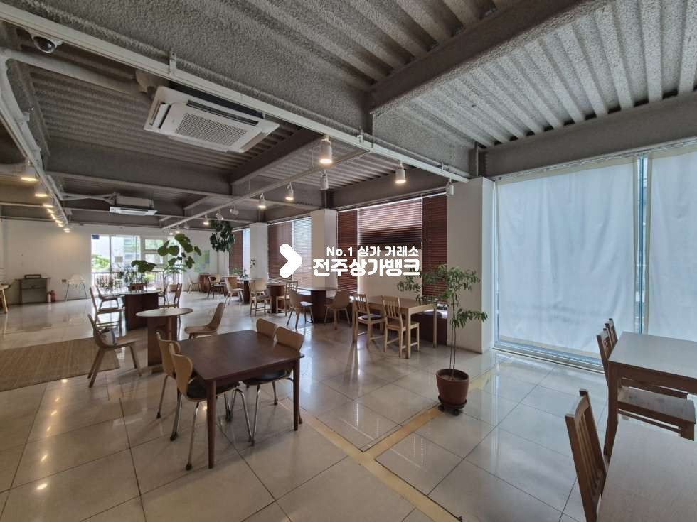 전북 전주완산구 중화산동2가 ○중화산동 감성인테리어 카페 양도양수! ○ 월세 매물번호 17298 사진 3