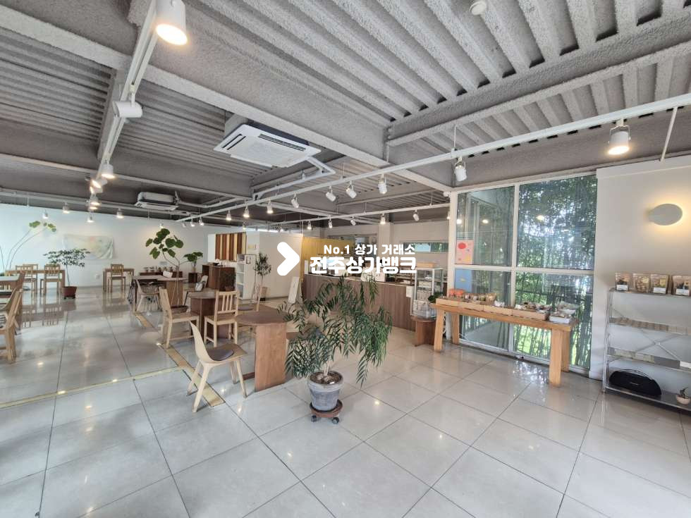 전북 전주완산구 중화산동2가 ○중화산동 감성인테리어 카페 양도양수! ○ 월세 매물번호 17298 사진 5