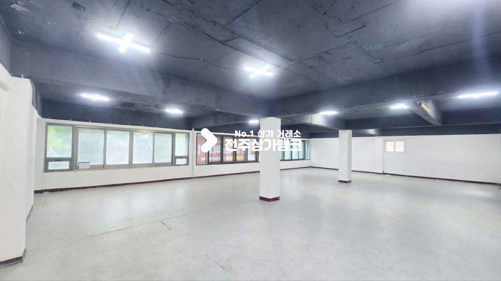 전북 전주완산구 효자동1가 효자동1가 2층 59평형 ,천정바닥완비 즉시입주가능 월세 매물번호 17318 사진 3