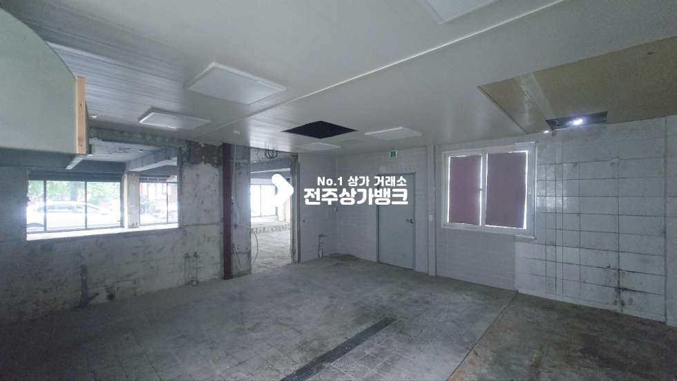 전북 전주완산구 중화산동2가 백제로 부근 40평형 음식점강력추천 즉시입주가능 월세 매물번호 17321 사진 6