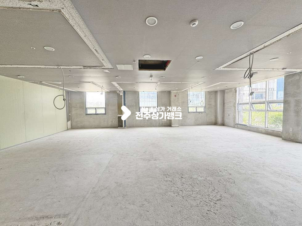 전북 전주완산구 효자동3가 경찰청,kbs부근 컨디션 좋은 상가 공실나왔습니다 월세 매물번호 17324 사진 1