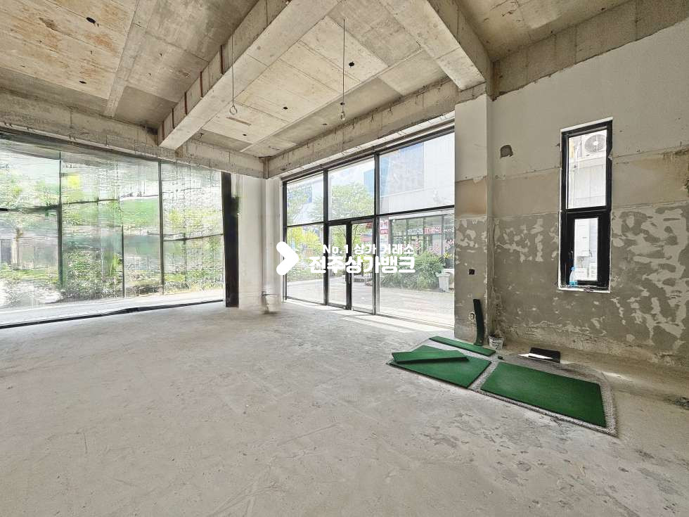 전북 전주완산구 효자동3가 효자동 원룸단지촌 컨디션 좋은 상가 공실나왔습니다 월세 매물번호 17325 사진 1
