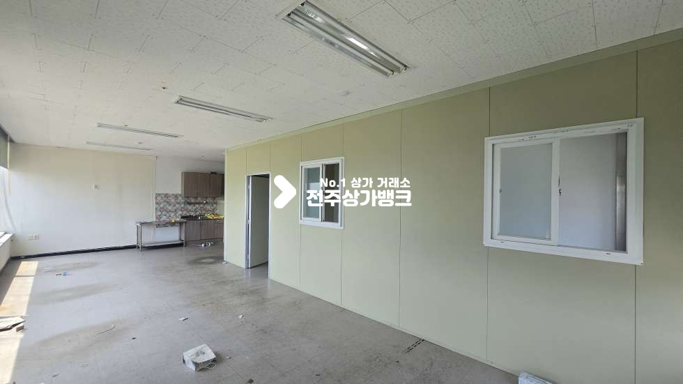 전북 완주군 이서면 갈산리 혁신지구 4층 사무실 매매 , 내부 룸철거 가능 ,가격조정가능 매매 매물번호 17326 사진 2