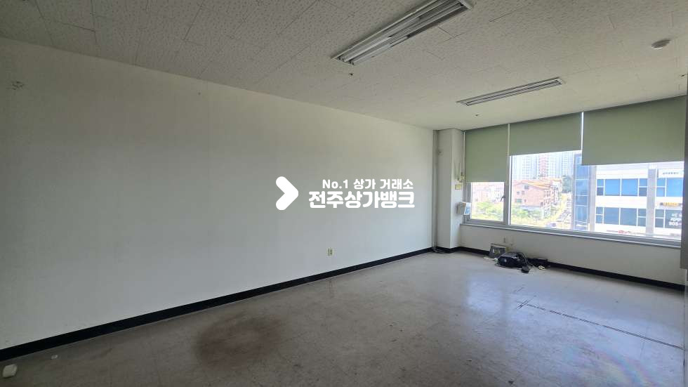 전북 완주군 이서면 갈산리 혁신지구 4층 사무실 매매 , 내부 룸철거 가능 ,가격조정가능 매매 매물번호 17326 사진 3