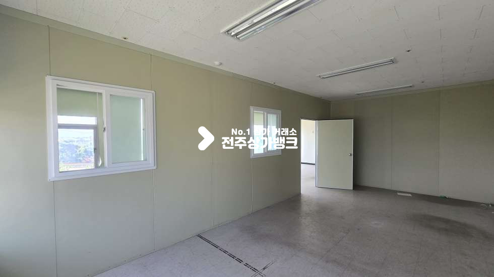전북 완주군 이서면 갈산리 혁신지구 4층 사무실 매매 , 내부 룸철거 가능 ,가격조정가능 매매 매물번호 17326 사진 4