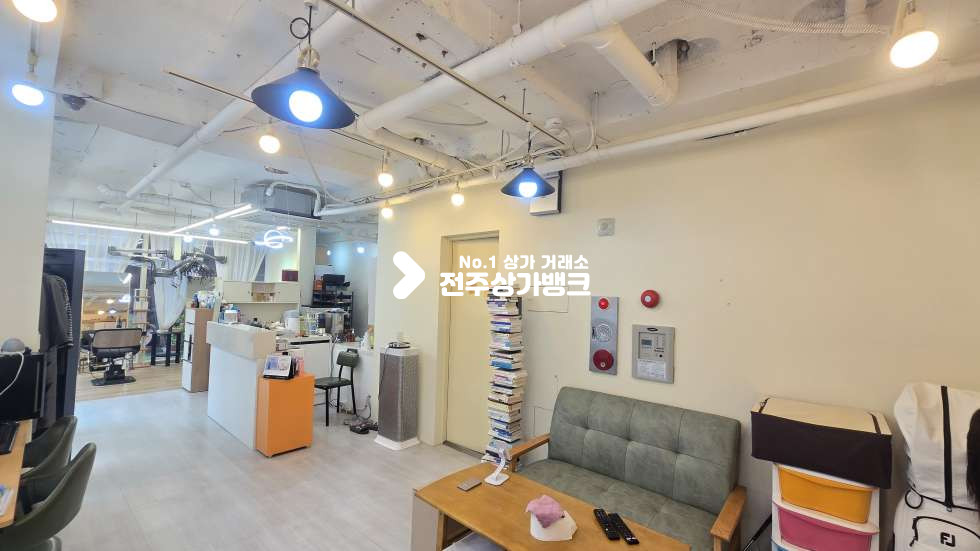 전북 전주완산구 효자동3가 인테리어 완비 1인미용실로 제격 내부집기일체 , 권리금협의가능 월세 매물번호 17329 사진 2