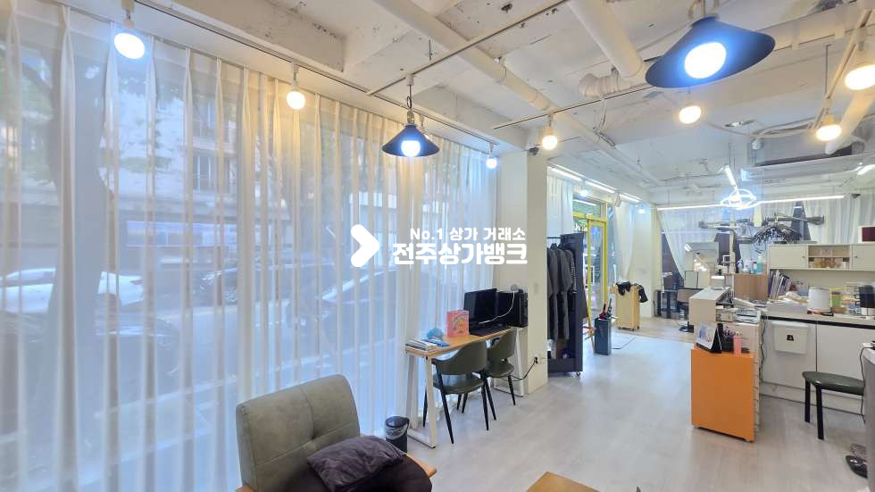 전북 전주완산구 효자동3가 인테리어 완비 1인미용실로 제격 내부집기일체 , 권리금협의가능 월세 매물번호 17329 사진 4