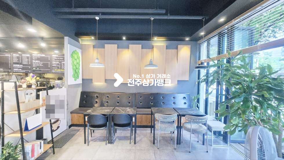 전북 전주완산구 삼천동1가 삼천동 대단위아파트.초등학교 부근 권리금 저렴한 1층 카페상가 권리금협의가능 ! 월세 매물번호 17331 사진 3