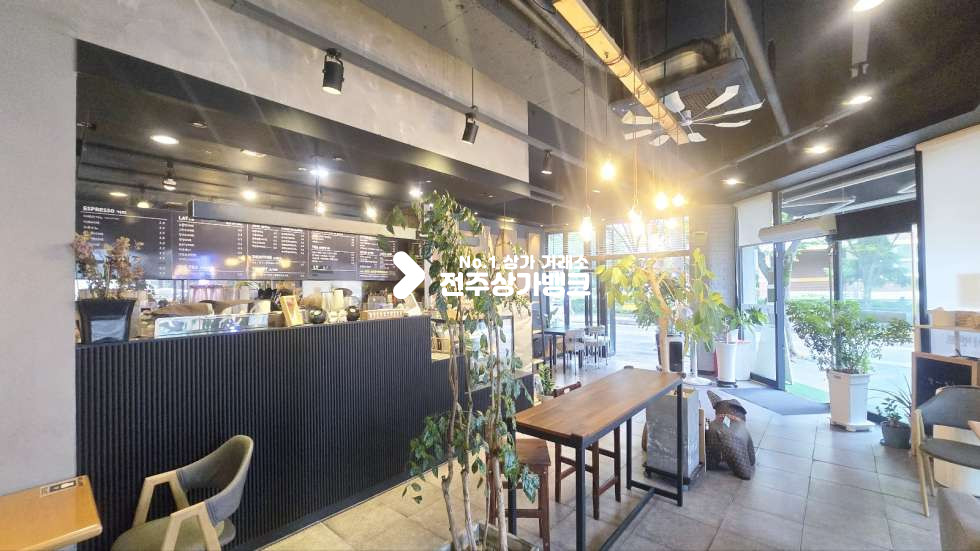 전북 전주완산구 삼천동1가 삼천동 대단위아파트.초등학교 부근 권리금 저렴한 1층 카페상가 권리금협의가능 ! 월세 매물번호 17331 사진 5