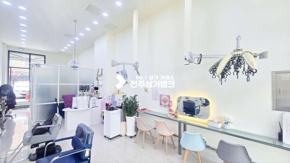 전북 전주완산구 효자동2가 효자동 대로변 가시성좋은 무권리금 미용실상가임대 , 입주협의가능 월세 매물번호 17332 사진 2