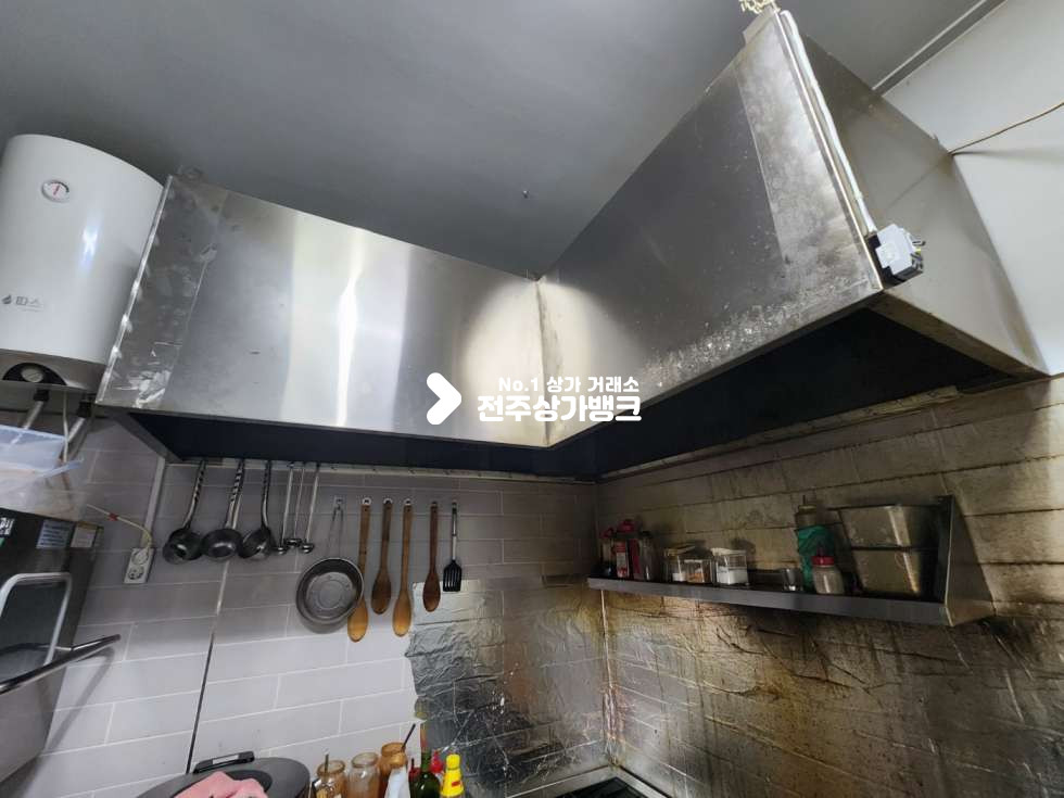 전북 전주완산구 효자동3가 효자동3가 신시가지 홍리단길 1층 선술집 상가 ! 유동인구 많음 시설 컨디션 최상 ! 월세 매물번호 12976 사진 12
