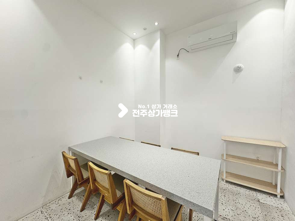 전북 전주완산구 효자동2가 효자동 인테리어 되어있는 카페자리 나왔습니다 월세 매물번호 17339 사진 6