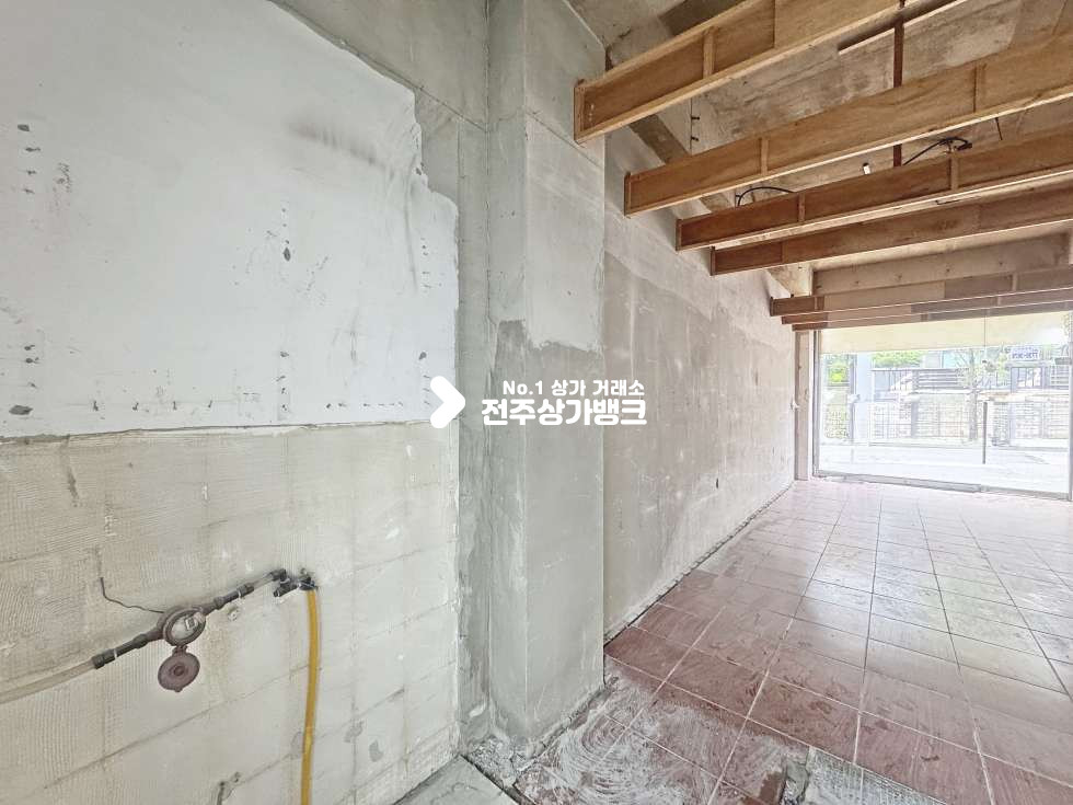 전북 전주덕진구 송천동2가 송천뜨란채앞 1층 상가 공실나왔습니다 월세 매물번호 17297 사진 4