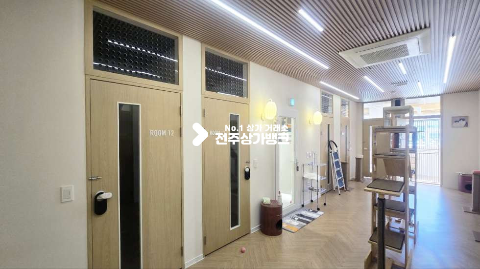전북 전주완산구 중화산동2가 백제대로변 애완센터 , 고양이,강아지호텔 겸 미용시설까지 , 권리금협의가능 ! 월세 매물번호 17358 사진 6