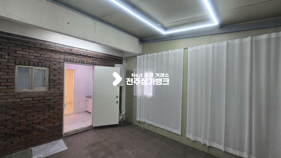 전북 전주완산구 서신동 서신동 저렴한가격 , 깔끔한 내부 판매점,사무실 강력추천 월세 매물번호 17377 사진 9