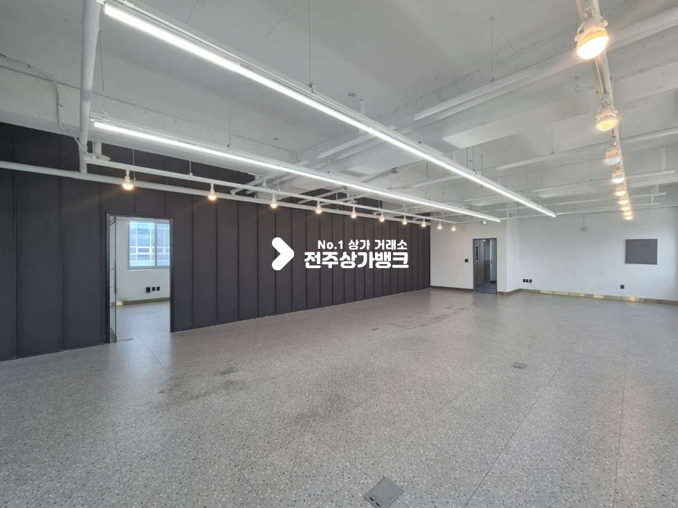 전북 전주완산구 효자동2가 ○효자동 우림중인근 대형평수 사무실 추천! ○ 월세 매물번호 17387 사진 4