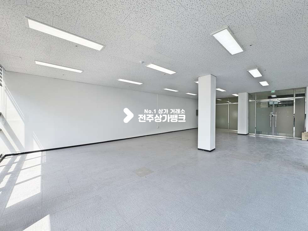 전북 전주완산구 효자동2가 신시가지 바로앞 공용주차장까지 있는 상가 공실나왔습니다 월세 매물번호 17402 사진 6