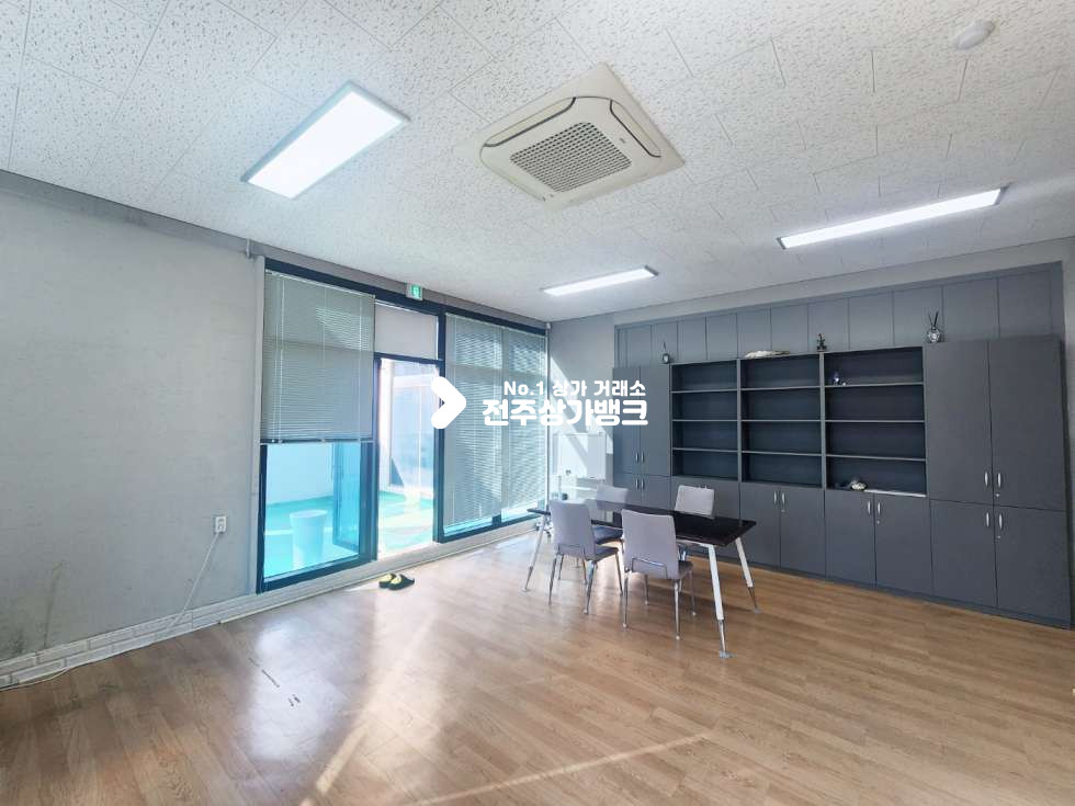 전북 전주완산구 효자동3가 내부 시설 완벽 저렴한 권리금,권리금협의도 가능 즉시입주가능 월세 매물번호 15329 사진 3