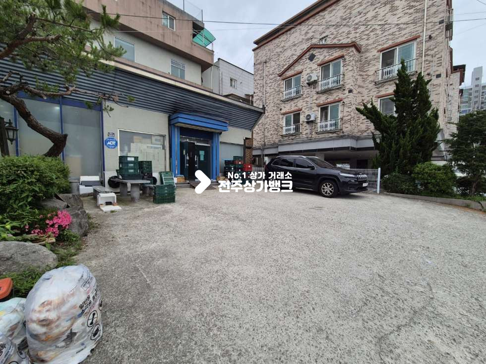 전북 전주덕진구 우아동2가 ○아중리 건물앞마당+공영주차장 까지. 주차편한 상가. 사무실. 판매시설 추천!○ 월세 매물번호 17304 사진 1