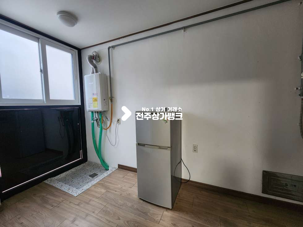 전북 전주완산구 효자동3가 신시가지 경찰청인근. 빌라밀집지 내부 넓고 화장실 있는 1층상가 월세 매물번호 16842 사진 6