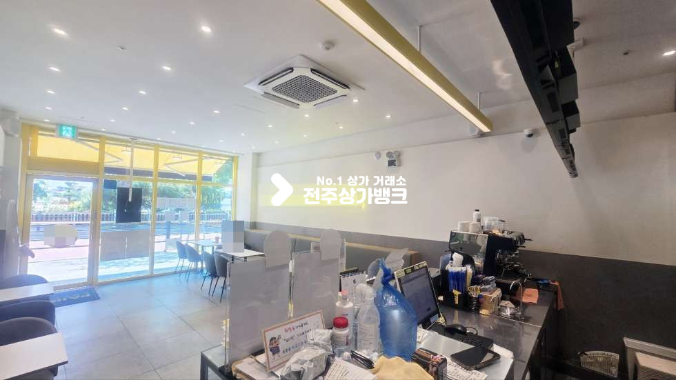 전북 전주덕진구 우아동3가 우아동 아파트상권으로 유동인구많은 프차카페 양도양수 매출잘나오는곳 월세 매물번호 17411 사진 1