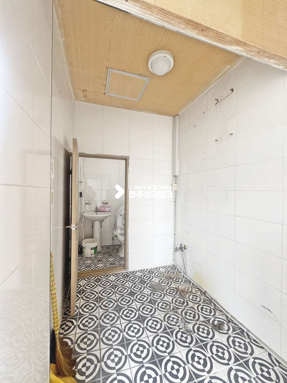 전북 전주완산구 삼천동1가 삼천동 대왕장미 입구 초입 컨디션 좋은 상가 공실나왔습니다 월세 매물번호 17425 사진 4