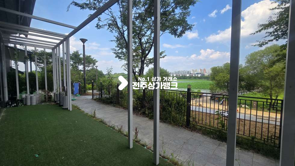 전북 전주덕진구 장동 기지재부근 무권리금으로 즉시 사용가능한 상가 내부인테리어 최상 ! 즉시입주가능 월세 매물번호 17429 사진 6