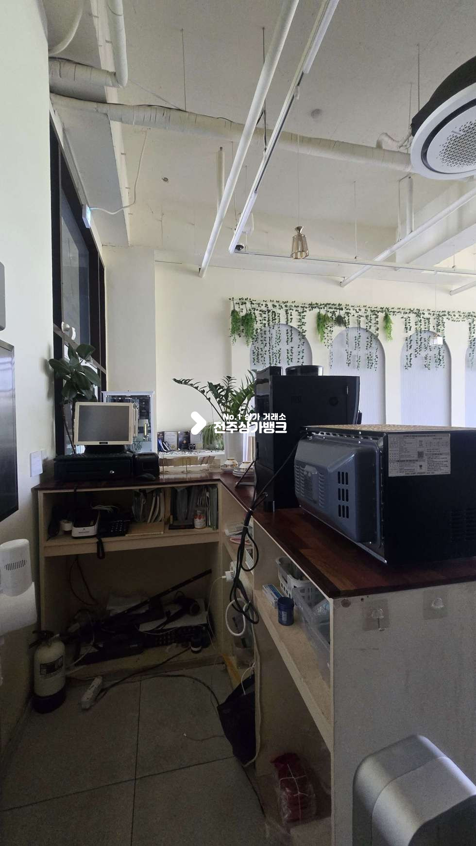 전북 전주덕진구 장동 기지재부근 무권리금으로 즉시 사용가능한 상가 내부인테리어 최상 ! 즉시입주가능 월세 매물번호 17429 사진 8