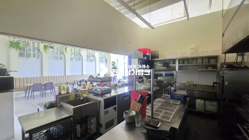 전북 전주덕진구 장동 기지재부근 무권리금으로 즉시 사용가능한 상가 내부인테리어 최상 ! 즉시입주가능 월세 매물번호 17429 사진 10