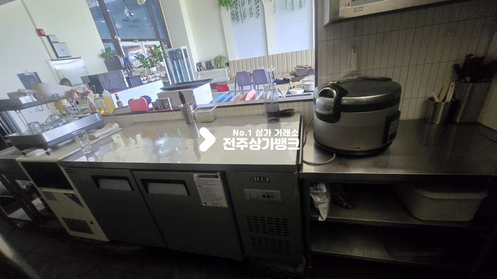 전북 전주덕진구 장동 기지재부근 무권리금으로 즉시 사용가능한 상가 내부인테리어 최상 ! 즉시입주가능 월세 매물번호 17429 사진 13
