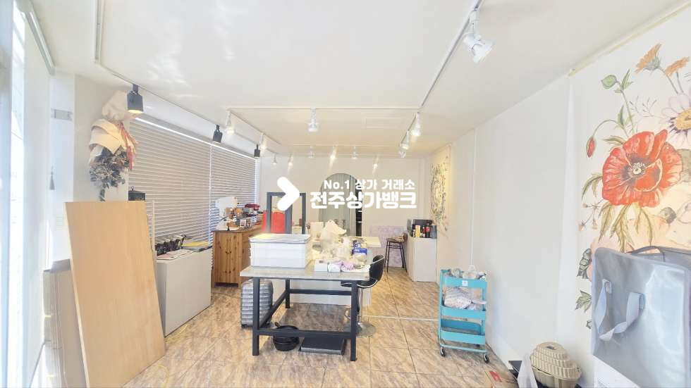 전북 전주완산구 효자동3가 효자동3가 내부깔끔한 상가 무권리금 ! 공방,미용업종 강력추천 월세 매물번호 17452 사진 1