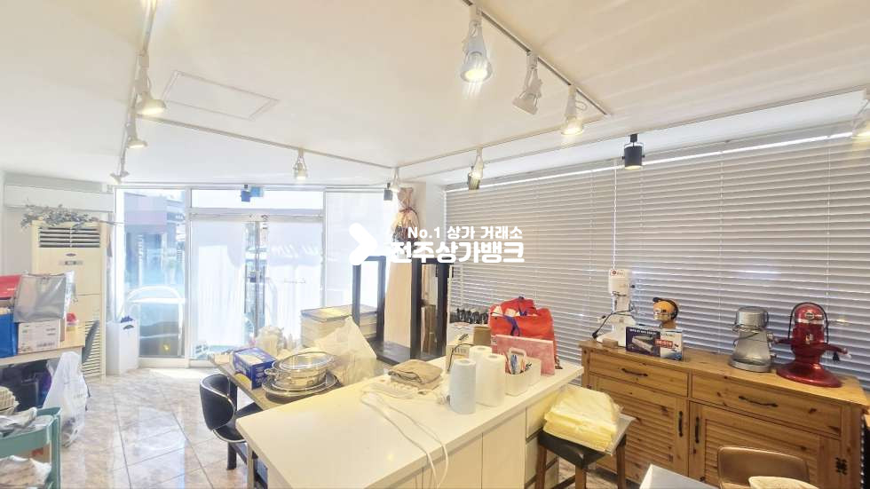 전북 전주완산구 효자동3가 효자동3가 내부깔끔한 상가 무권리금 ! 공방,미용업종 강력추천 월세 매물번호 17452 사진 3