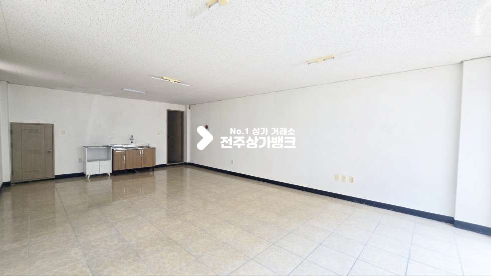 전북 전주완산구 효자동2가 효자동2가 내부인테리어깔끔한 1층 상가 , 사무실추천 내부화장실있음 ! 월세 매물번호 17482 사진 3