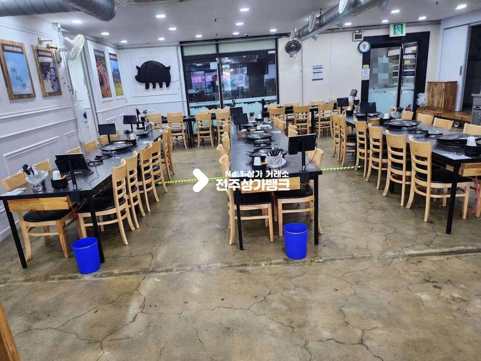 전북 전주덕진구 송천동1가 송천동 먹자골목내 48평형 고깃집 양도양수 , 권리금협의가능 ! 월세 매물번호 17489 사진 2
