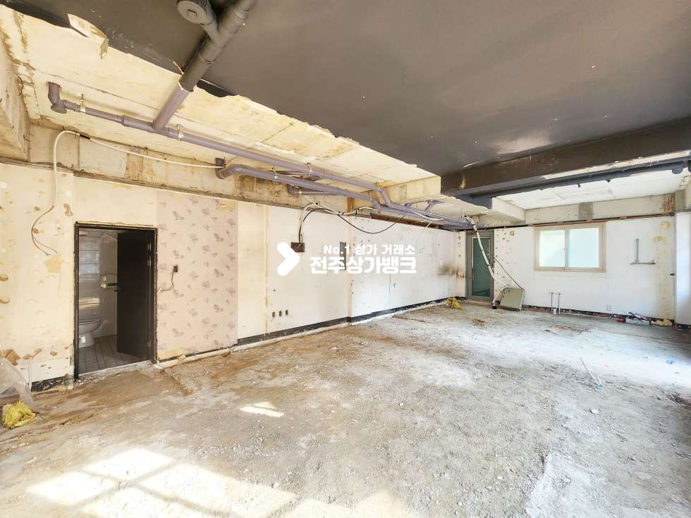 전북 전주완산구 효자동3가 기전중 인근. 도로변 눈에 잘띄는 1층상가. 내부화장실 있음 월세 매물번호 16868 사진 6