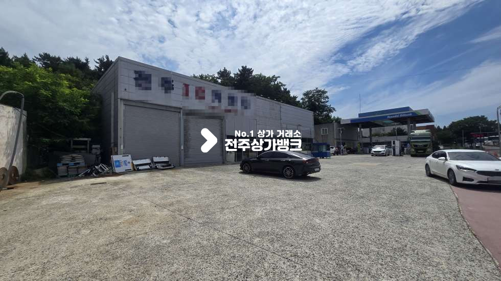 전북 전주덕진구 반월동 교차로 부근 가시성이 매우좋아 광고효과 좋은 대형상가 임대 월세 매물번호 17498 사진 2