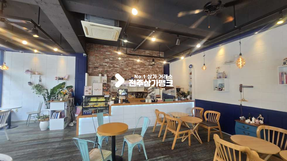 전북 전주완산구 효자동3가 서곡지구 인테리어 깔끔,통창으로 햇빛잘들어오는 카페상가임대 월세 매물번호 17500 사진 3